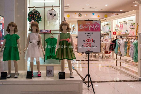 <a href=/pictrue/tzd target=_blank class=infotextkey>童装店装修效果图</a>片
