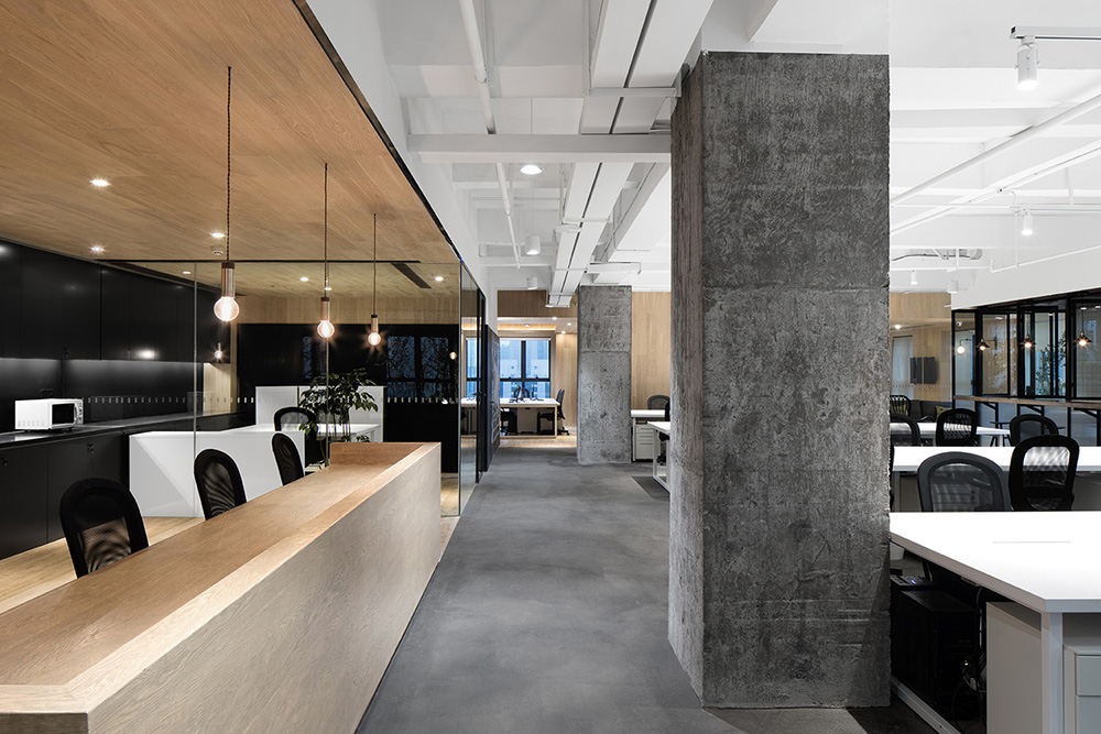 商务稳重风办公室走道设计效果图 商务稳重风办公室走道设计效果图,办公室走道设计效果图