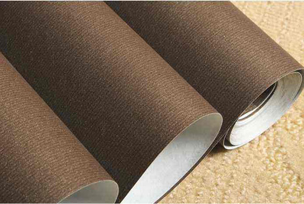 壁纸经常发霉脱胶？装修壁纸保养技巧须知