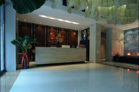 小型足浴店室内隔断装修效果图片