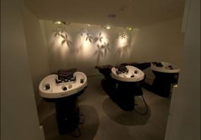 最新小型美发店装修风格