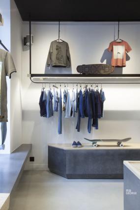 童装店室内吊顶设计简装修效果图