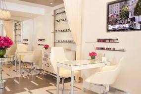 高档美甲店室内吊顶设计效果图片