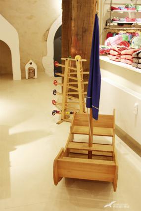 现代混搭装修风格童装店招牌效果图