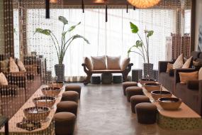 美甲店室内吊灯设计效果图片