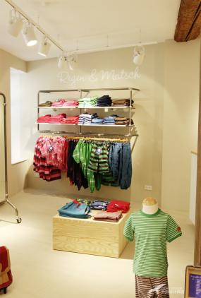 现代混搭风格童装店招牌效果图