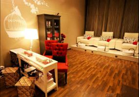 现代小型装修美甲店铺图片