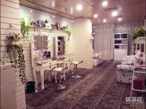 商场美甲店室内背景墙设计装修效果图