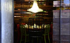 湘菜饭店室内隔断设计装修效果图片