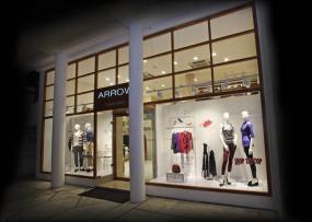 服装店装修风格精美吊顶图片