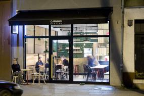 loft时尚风格奶茶店装修效果图