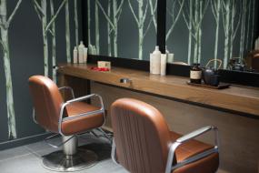 美发店简单创意装修图片