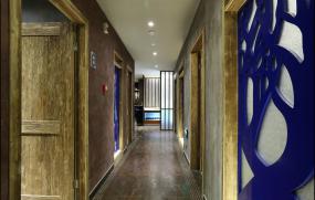 现代风格火锅店门面装修效果图