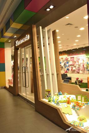 童装店装潢效果图