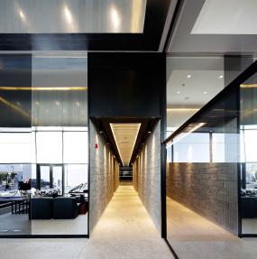 健身房木质吊顶装修效果图片