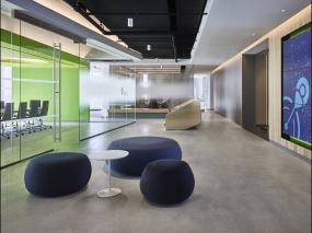 白色简约公司前台装修效果图