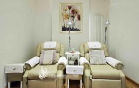 现代美甲店圆形吊顶装修效果图