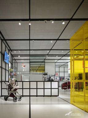 现代时尚童装店装修效果图