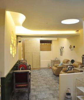 70平米美甲店商铺装修效果图