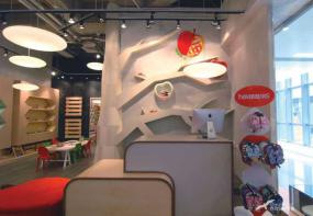 童装店室内货架装修效果图