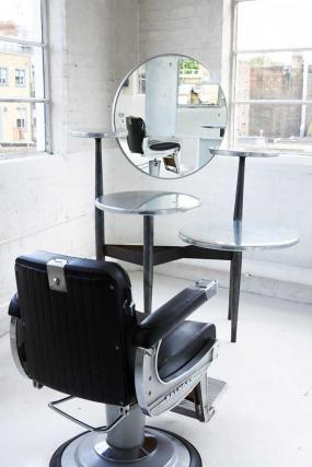 普通美发店室内镜子装修效果图片