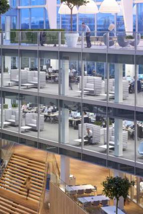 现代办公室玻璃隔断装修效果图片欣赏