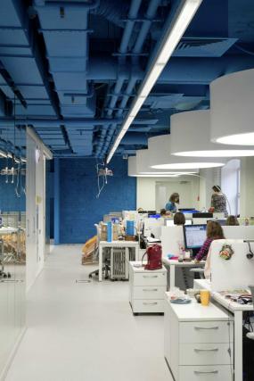 现代简约风办公室隔断效果图