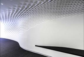 现代简单装修办公室隔断效果图片