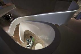 简约女服装店衣架装修图片