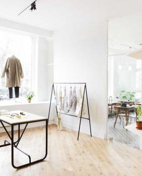 2018小型女服装店现代室内装修效果图