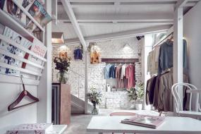 女服装店墙砖墙面装修效果图片