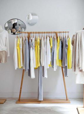 小型女服装店墙面装饰装修效果图片