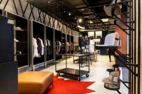 男服装店陈列装修效果图欣赏