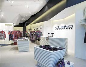 欧式风格女服装店装效果图