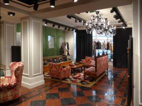 男服装店原木地板装修效果图片