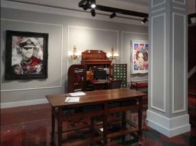 男服装店室内置物架装修效果图片