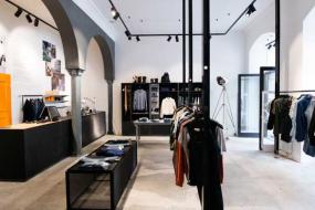 男士服装店装潢效果图片