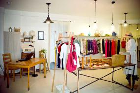 商场女装服装店装修效果图片