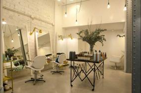 美发店装饰室内桌椅设计图片