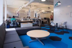 国外大办公室吊灯装修效果图片