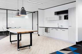 办公室浅色木地板装修设计图大全