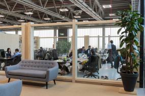 最新小办公室格栅灯设计图片大全