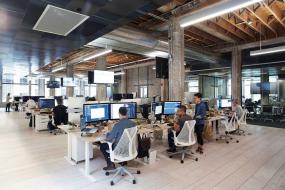 小型办公室简约吊灯装潢效果图图片