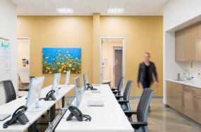 经典办公室前台墙面造型设计图