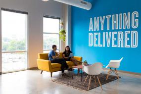 时尚办公室白色墙面装修效果图片