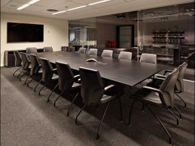 大气简约风公司会议室隔断装修效果图