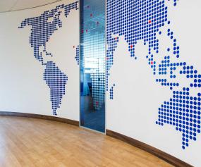 最新办公室背景墙设计效果图片