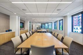 简约会议室隔断门装修效果图