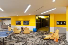 公司过道吊顶圆灯灯泡效果图片