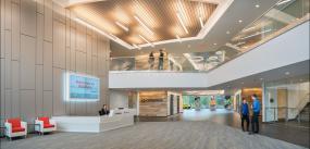 公司过道木吊顶图片